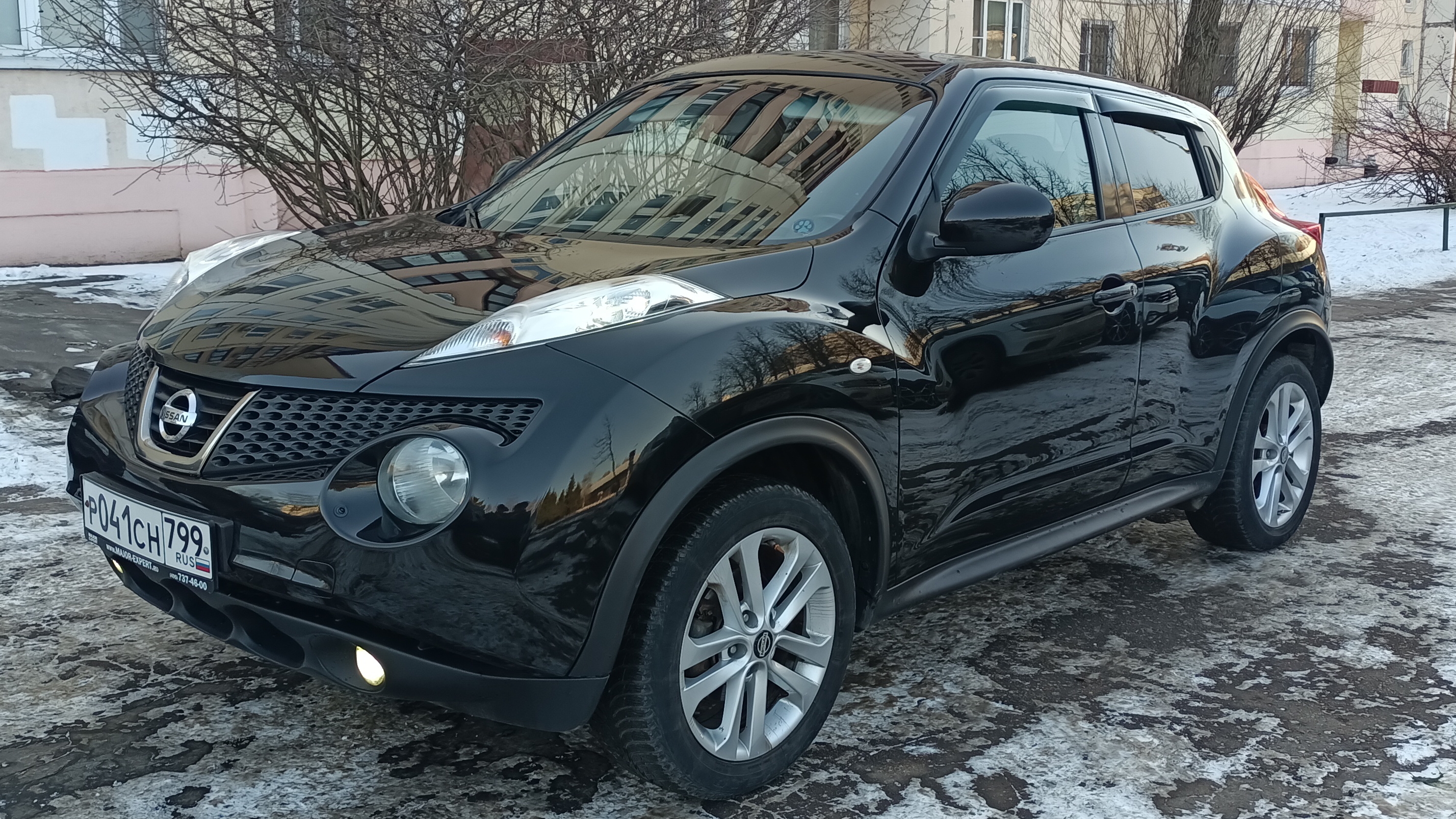 Nissan Juke I 1.6 CVT 117 л.с.2011