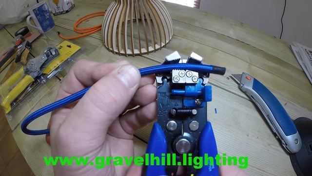 HOW TO STRIP WIRES ON ELECTRICAL CABLE & FABRIC COLOURED FLEX