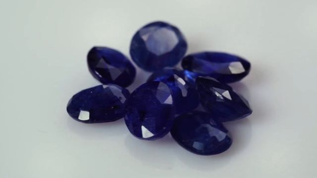 Натуральный синий Сапфир овал 7.8x6.0 - 8.1x6.3мм 1.67ct