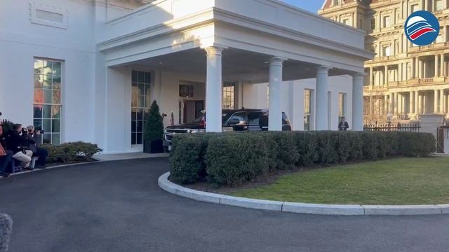 Ледяной прием для Макрона: Трамп не вышел встречать президента Франции