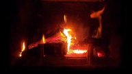 Расслабляющий : Звук огня, который можно услышать, сидя рядом с костром