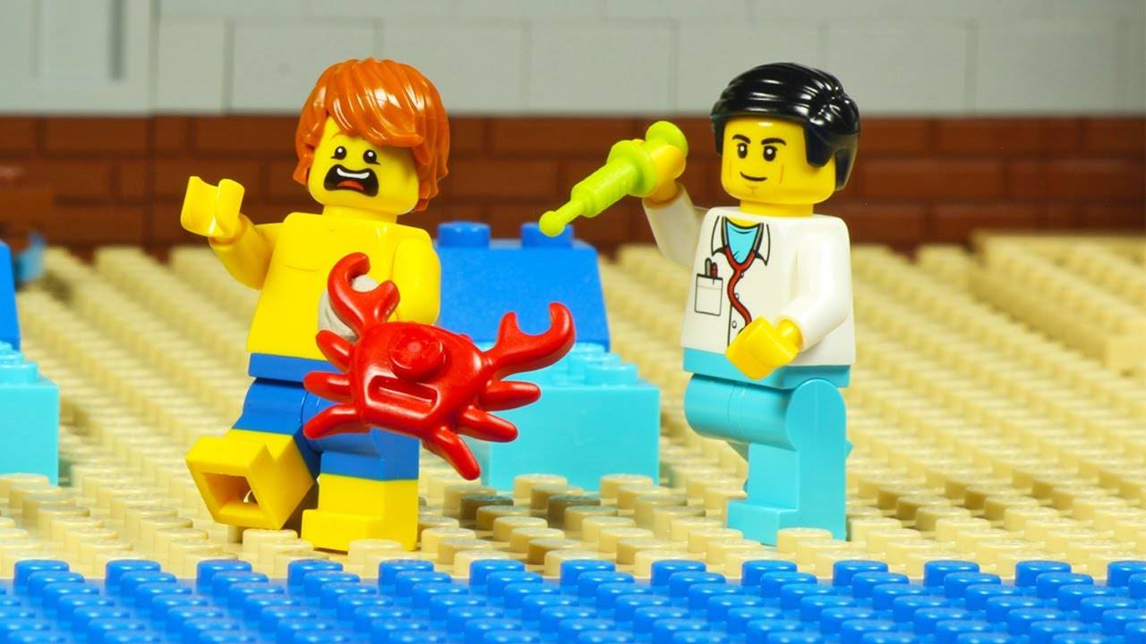 LEGO City Hospital Emergency Room Crab Attack