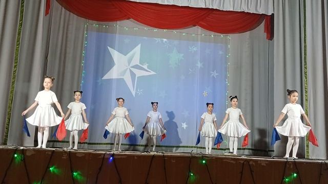 Детская танцевальная группа