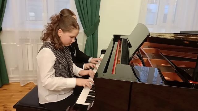 А.Новиков - Т.Киселева "Смуглянка", исп.Горбунова К. 13л., Сафарова К. 12л., рук.Баландина Е.Ю. ДШИ