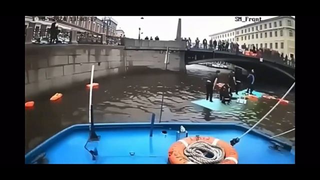 АВТОБУС. Мойка .СПБ снятое на камеру