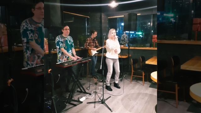 Avril Lavigne - Complicated (live)