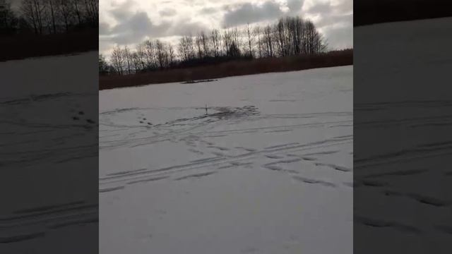 Зимняя рыбалка на щуку,на реке Свислочь, Гродненская область, Беларусь.