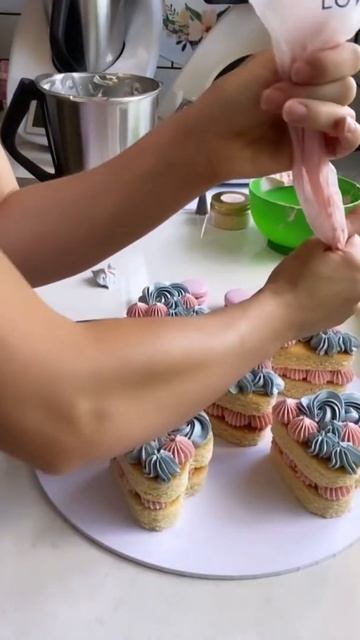 Mini heart shaped cake