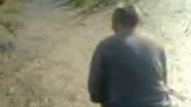 В болото за  огромным повесшым на  крючке карасем