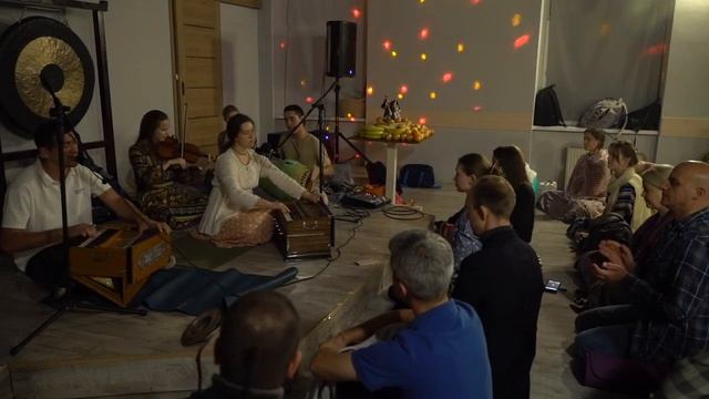 Abhay Chaitanya - kirtan | 2022.09.22.5 | VRINDAVAN MELLOWS