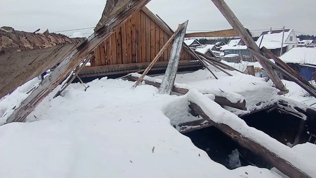 Купил старый дом на против