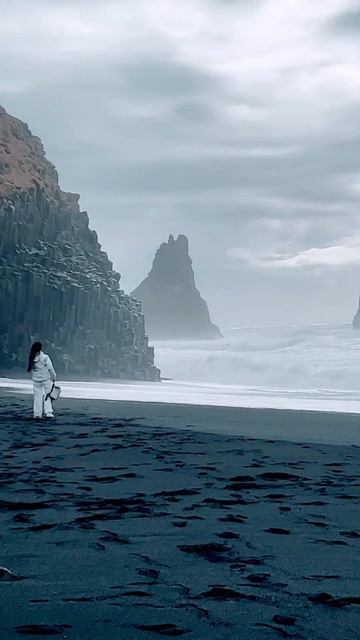 Reynisfjara (Iceland)Stunning Deadly Black Sand Beach