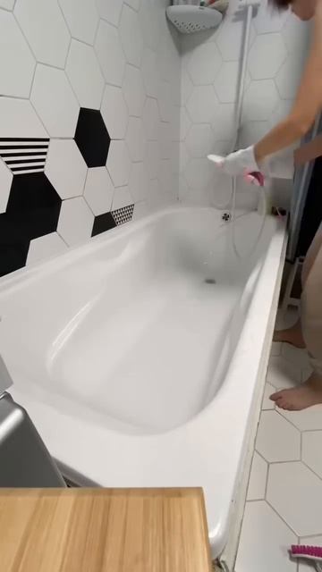 А возможно и нет🤣 #уборка #беспорядок #порядок #ванная #мамамаша