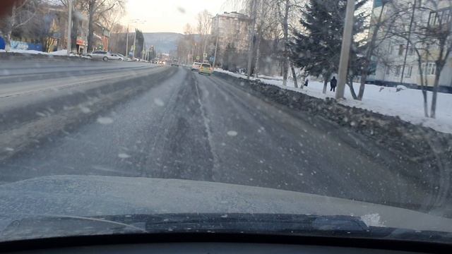 По городу февральскому