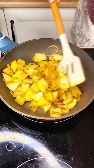 Пивные блинчики с начинкой🥞 
Не обычно но очень вкусно 🤤