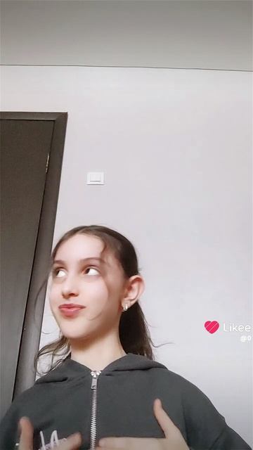 pov:кто-то есть за кадром?