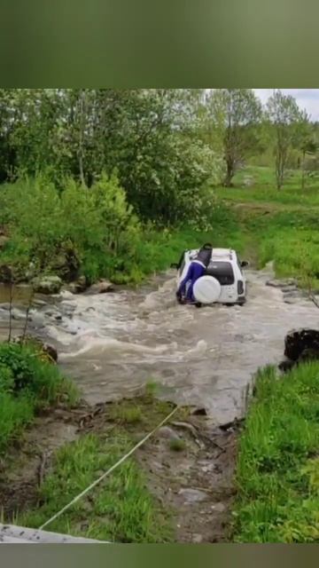 Как правильно переплывать реку вброд на Ниве)