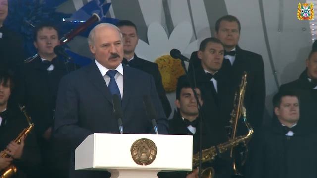Лукашенко вручил награды победителям республиканского соревнования по уборке урожая