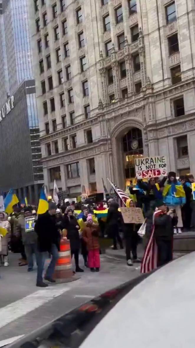 🔴Кастрюлеголовые украинцы протестуют против США в США*😆🔴