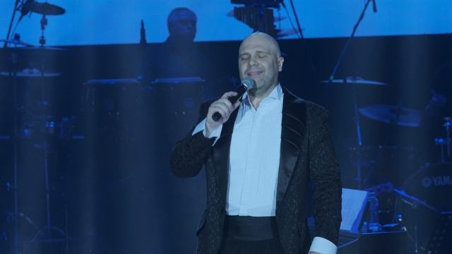 "Сердце на снегу" Максим Дегтерев (муз.А.бабаджанян; сл. А.Дмоховский)