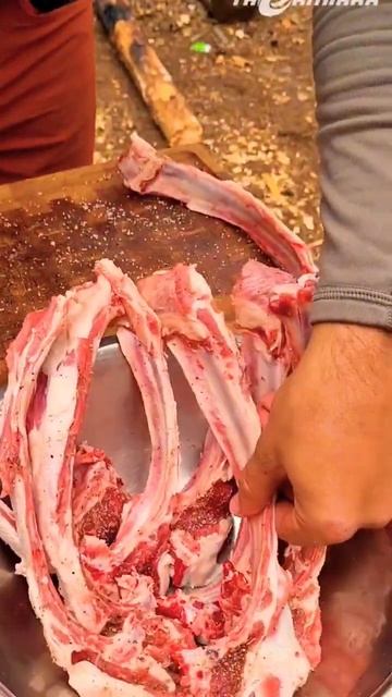 Бараньи рёбрышки. Как приготовить каре ягненка. Мясо на огне