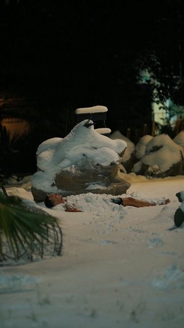 26 февраля – 486-й день закаливания! ❄️ Нашёл чистый снег на улице при -4°C в 5:00 утра.