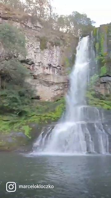 Cachoeira do Pinhãozinho, na Colônia Vitória, em Entre Rios, Guarapuava (PR).