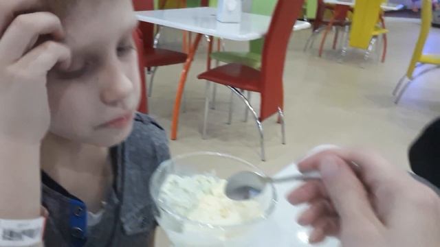 Я ем вкуснячее мороженое Рудь