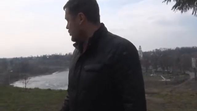 И о  Главы города  Роман Крылов  побывал на территории, что у Обелиска , на Аллее героев и у Стелы