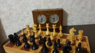 Шахматные фигурыШахматные фигуры, 3 набора , два времен СССР и ОДИН производство Индия.
