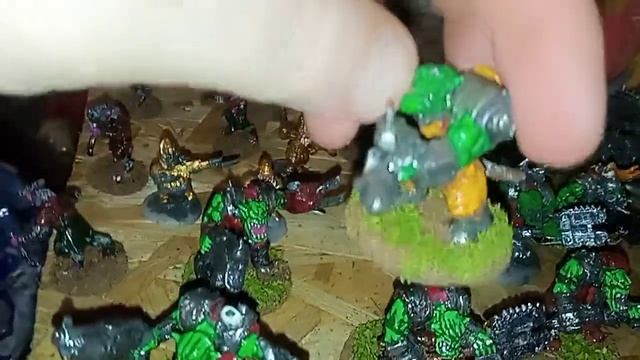 нобы орков на траве. как я оформляю подставки #warhammer #термоклей