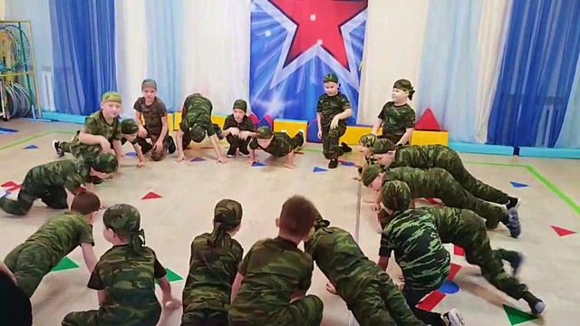 Танец ВДВ -д/с" Лучик" - группа " Почемучки и Знайки" -  муз. рук Е.Г.Горбунова