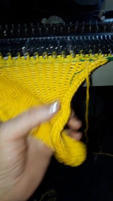 Socks on a knitting machine.Носочки на вязальной машине.#knittingsocks