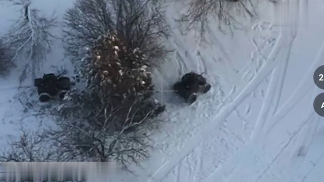 Кадры поражения наземной беспилотной платформы Вооруженных сил Украины FPV-дроном ВС РФ на одном из
