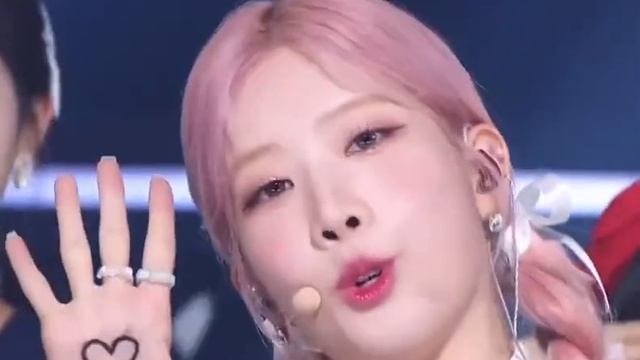 kim lip so tiny