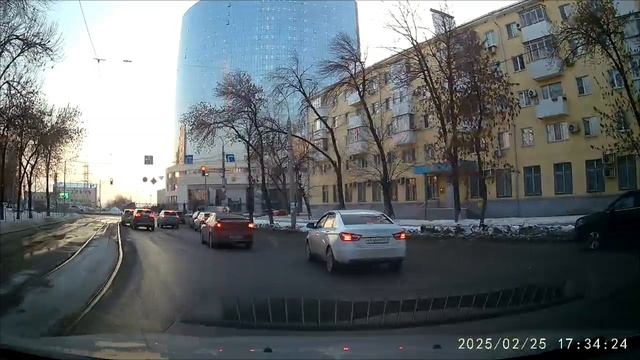 КоАП РФ Статья 12.16. Несоблюдение требований, предписанных дорожными знаками или разметкой проезжей