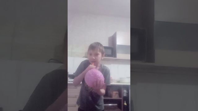 я надул дыню из лизуна