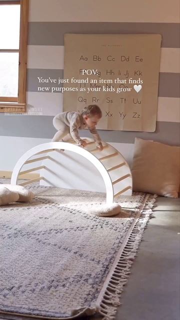 Универсальная мебельная конструкция для детей со множеством вариантов применения