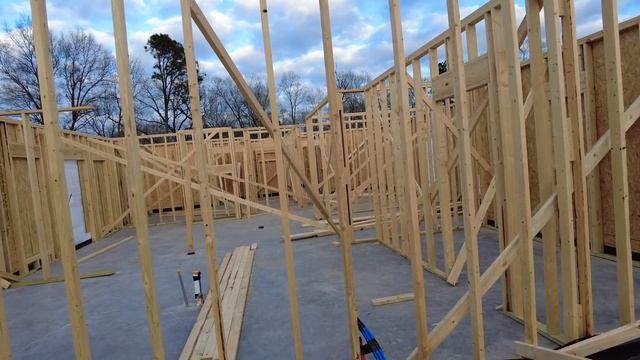 Farmhouse Build Day 50 - Mini Update - House Wrap