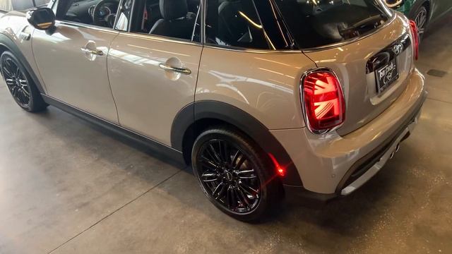 2022 MINI Cooper S  4 Door Hardtop in Rooftop Grey