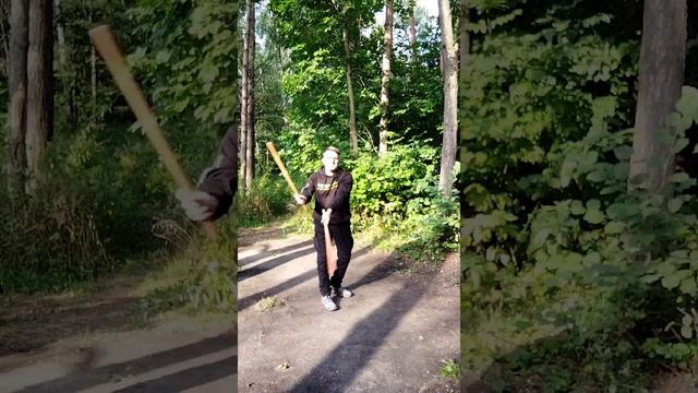 Упражнения с деревянными палками в лесу (5)