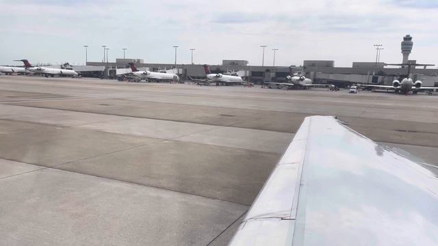 [4K] Delta Boeing 717-200 Engine Start at ATL