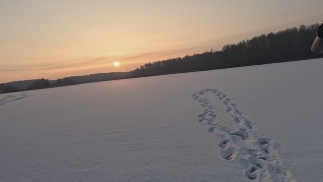 Зимняя рыбалка на льду. Мормышка. Блесна. Утро. День.