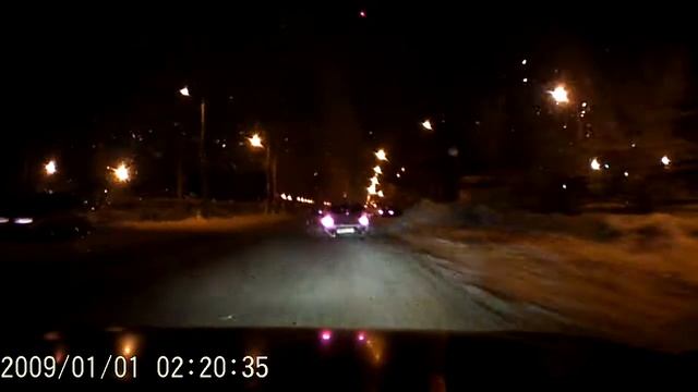 Пашик боком по городу.AVI