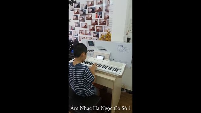 Học viên test thử smart piano THE ONE