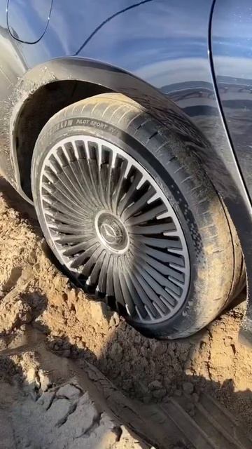 AMG REAR AXLE STEERING 🤯 #Shorts NEW EQS53 AMG in Action! Do you think this is useful? Comment!⚡️