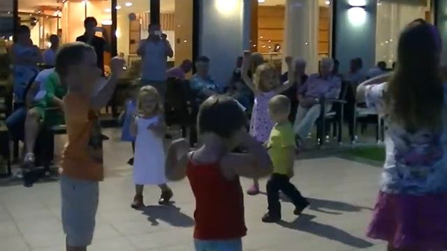 Rhodos hotel Calypso Selina mini disco the music man juni 2014