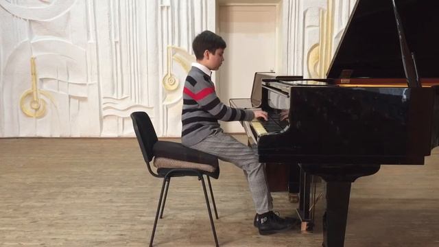 Бєлік Володимир . Й. С. Бах . Трьох голосна інвенція соль мінор . А. С. Караманов . Танець .