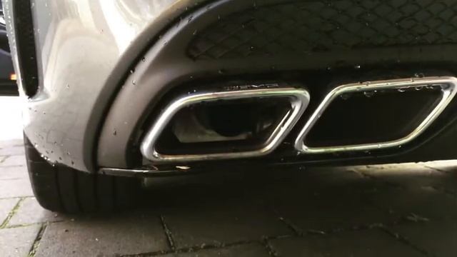 Startup sound Mercedes AMG C63 (205)