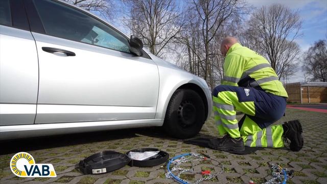 Hoe leg je sneeuwkettingen op je auto?
